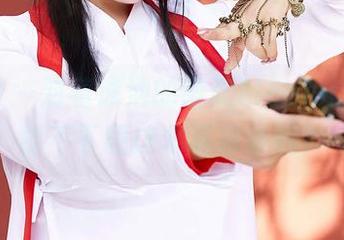 蜜桃社 – 对着泳池的萌美Moemi，怎么能不下载这本写真集呢？