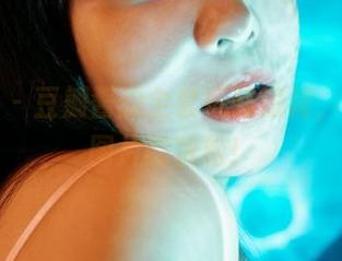 蜜桃社 – 豆瓣酱的全套玩转短裙，快来看图片的放松！