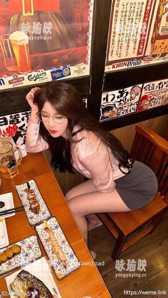 微密圈 - 看！轩子巨2兔新上架的精选套图，死库水中轻松的姿势，怎么能不让人多看几眼？