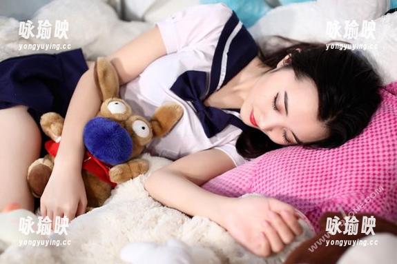 轰趴猫-曲曲 轰趴猫 - 免费提供礼服作品?曲曲你居然不收费,难道是估计得靠颜值走天下?