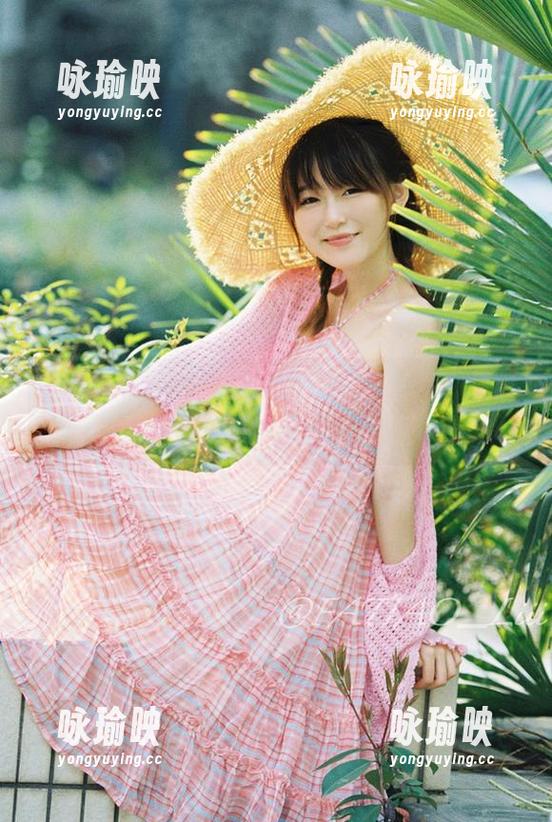 “迷之呆梨”献上万圣节幽灵娘cos，这真是两种风格的碰撞啊！