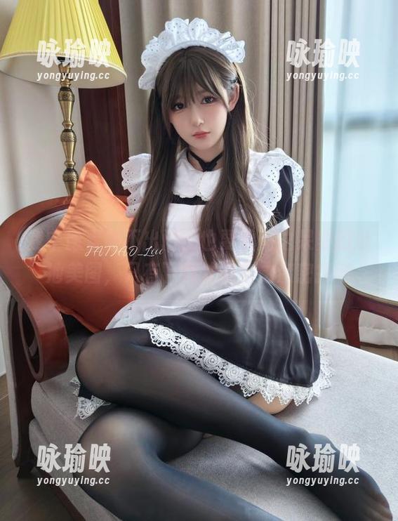 我宁愿素颜不出门，也要看迷之呆梨的泳池美图，只有下载才能与之亲密接触