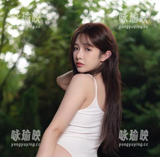 图片里的雯妹不讲道理，温度好高，快递小哥都要慢递了吧
