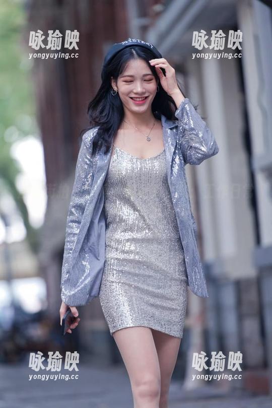 魔镜街拍 - 婷婷的粉裙大作战：工作日常图集下载，诚意满满！